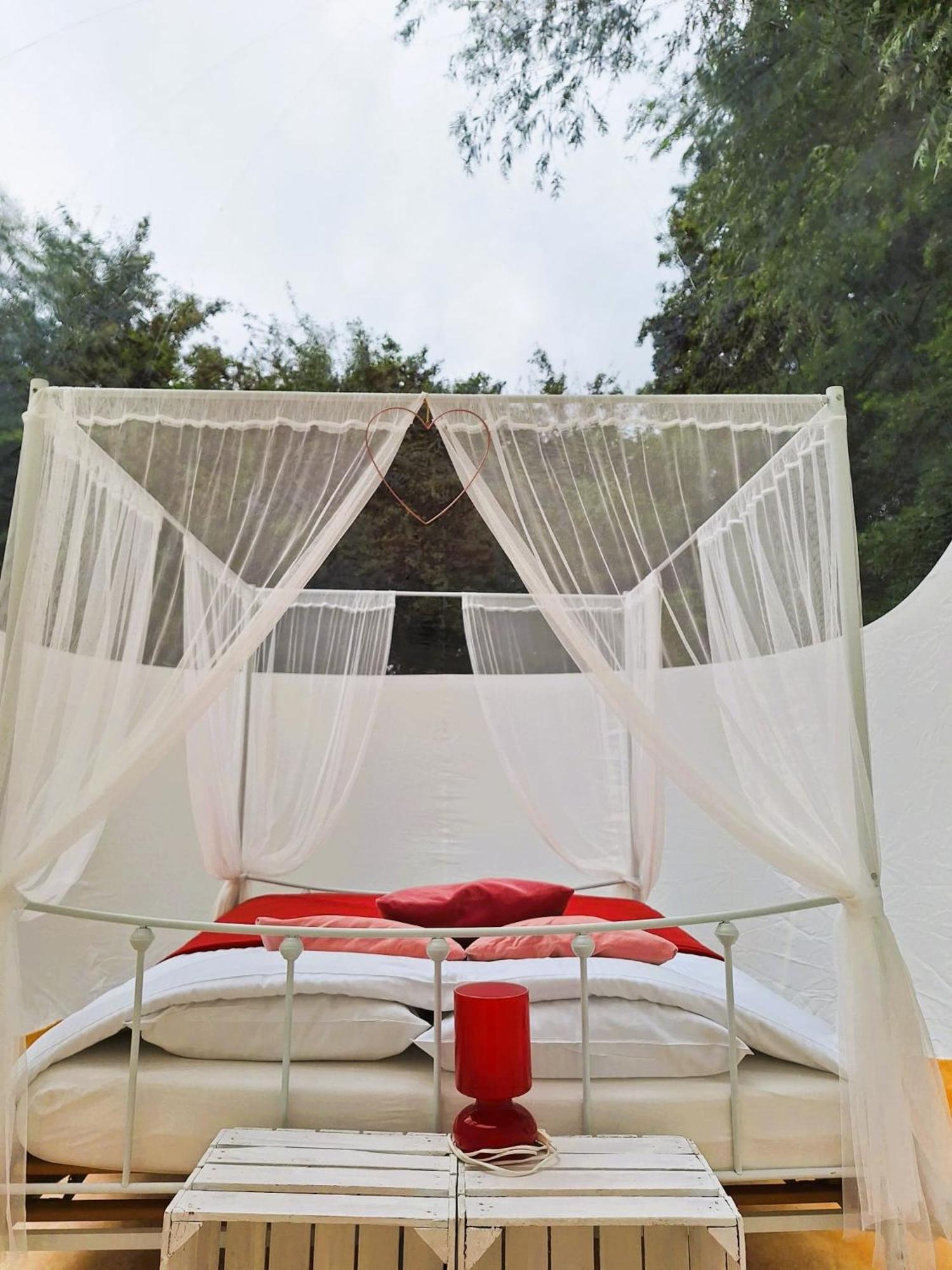 Hotel Noortweghe Glamping à Zedelgem Extérieur photo